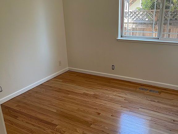 5th image of 7497 Crawford Dr