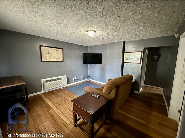 805 E Sullivan St — Photo 2