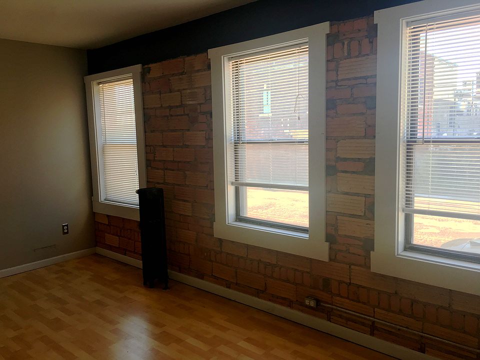 1st image of 310 W 6th St APT 105