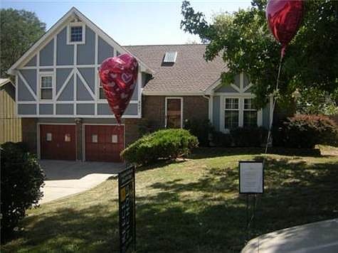 2nd image of 8621 Haskell Ave
