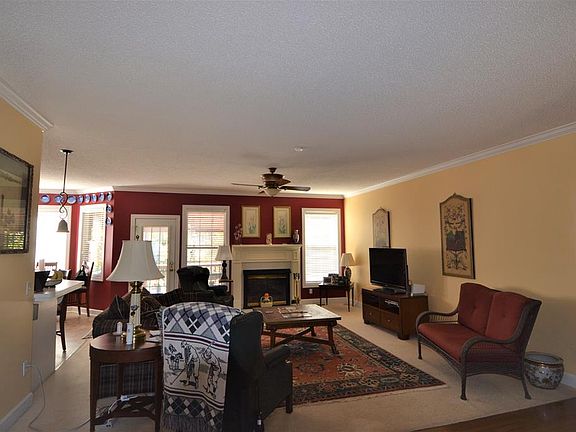 3rd image of 339 Kingston Dr