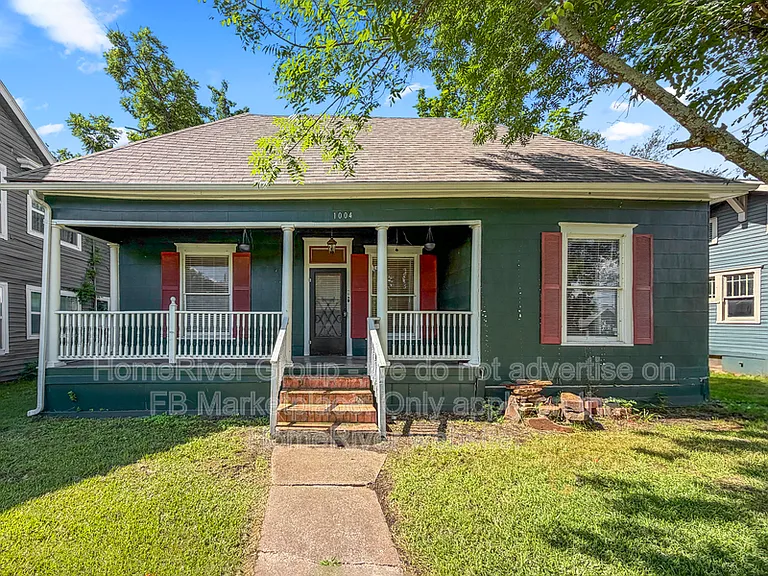 1004 W Gandy St — Photo 4