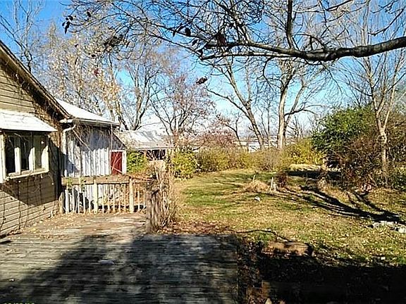 4th image of 436 Greystone Ave