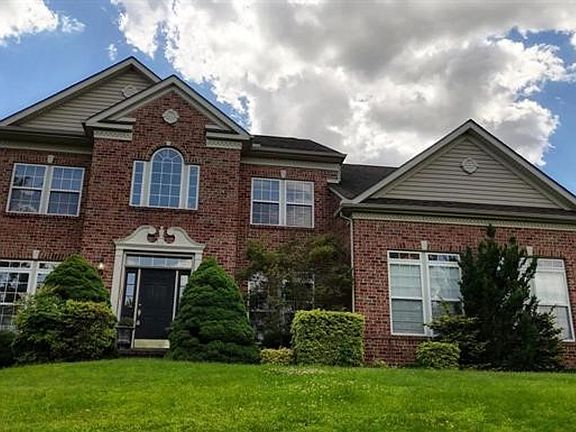 2nd image of 306 Blue Heron Ct