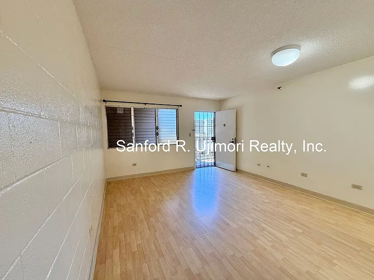 1074 Lunalilo St #305 — Photo 2