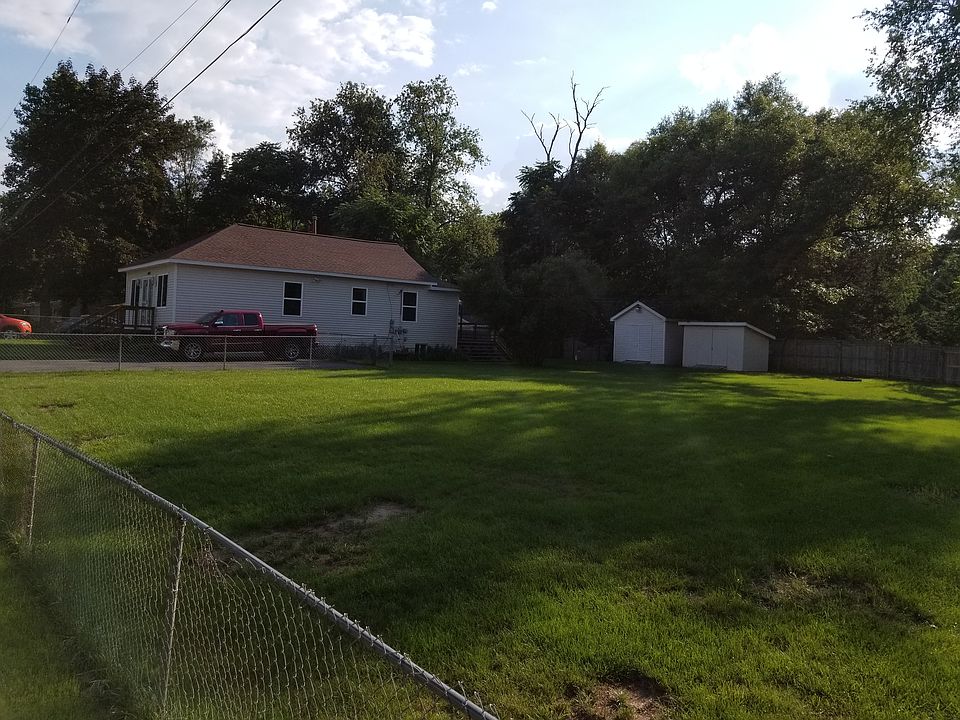 1st image of 4965 Lake Grove Dr