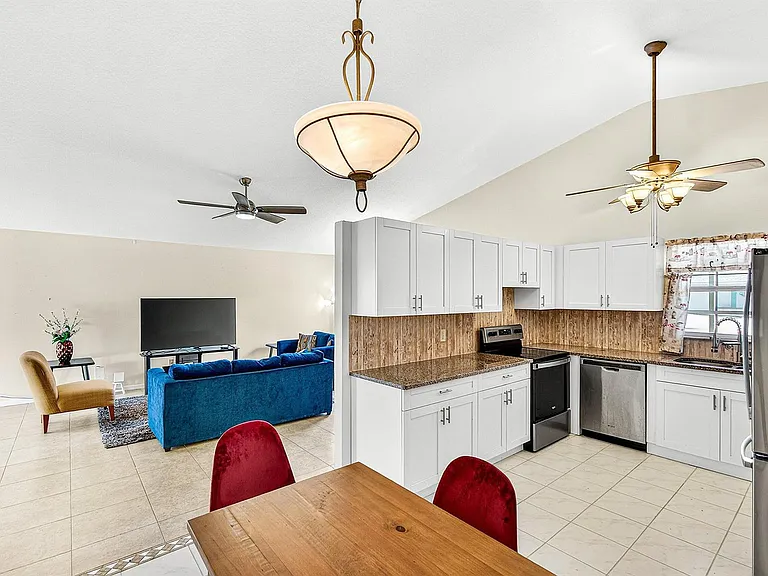 7883 Blackwood Ln — Photo 11