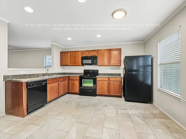 402 Azalea Dr — Photo 6