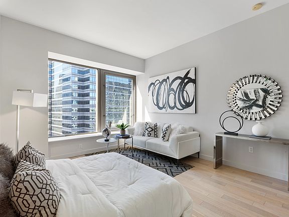 2nd image of 75 Wall St APT 34L
