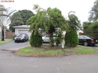 6771 SW 12th St, Pembroke Pines, FL 33023