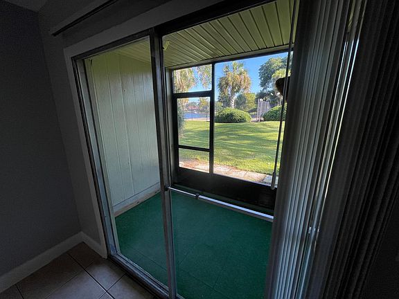 3rd image of 924 Lake Destiny Rd Unit B