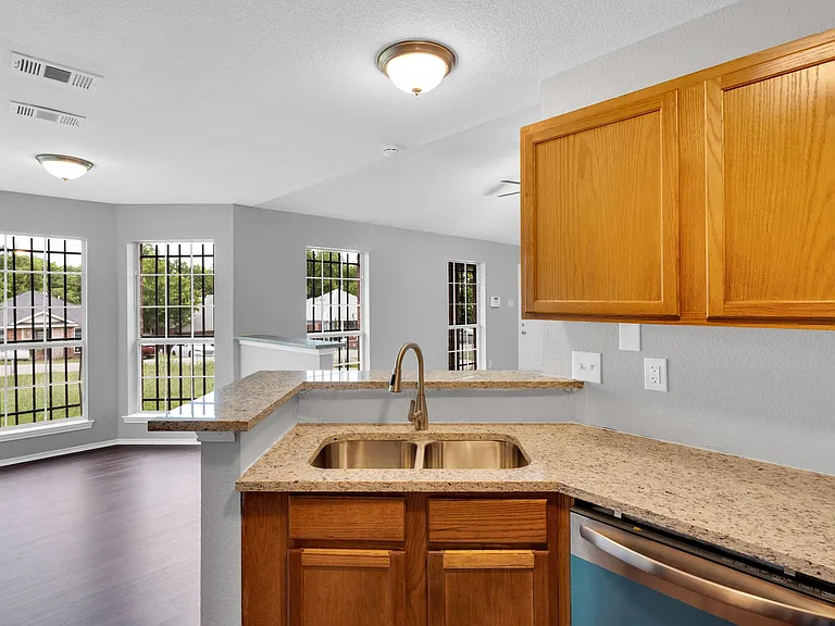 2520 Fatima Ave — Photo 5