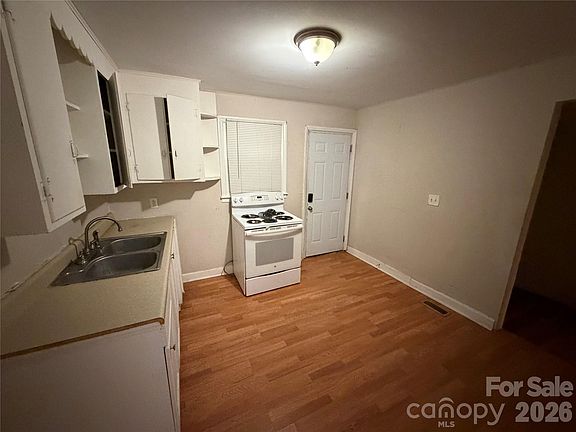3rd image of 2558 Milton Ave