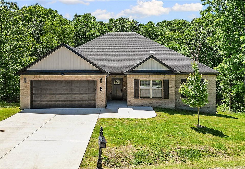 1st image of 29 Chatham Dr