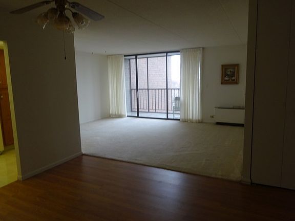 4th image of 11 W Green St