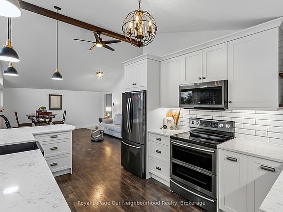 3rd image of 445 Pengelley Dr