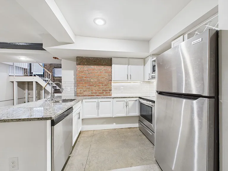 10 Walnut Aly — Photo 19