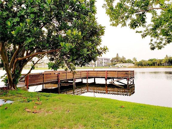 4th image of 4121 Lake Bayshore Dr #C413
