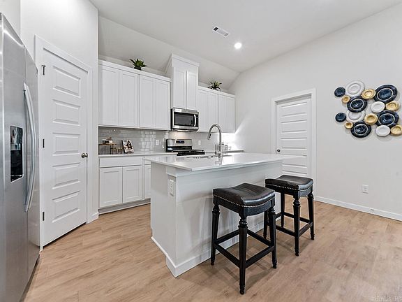 5th image of 54 Wolfsbridge Loop