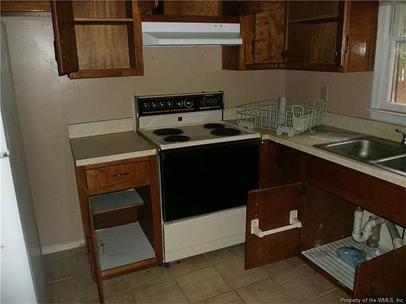 5th image of 122 Brook Haven Dr