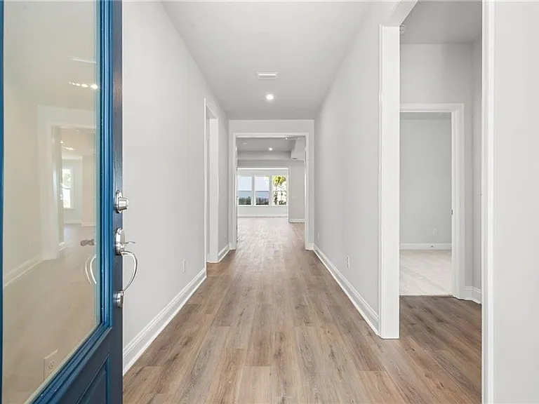 469 Monterey Loop — Photo 4