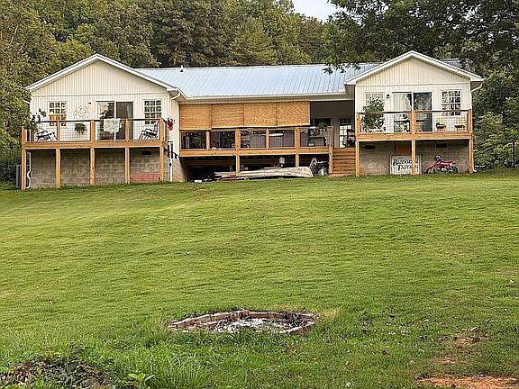 5th image of 2379 Sugar Grove Valley Rd