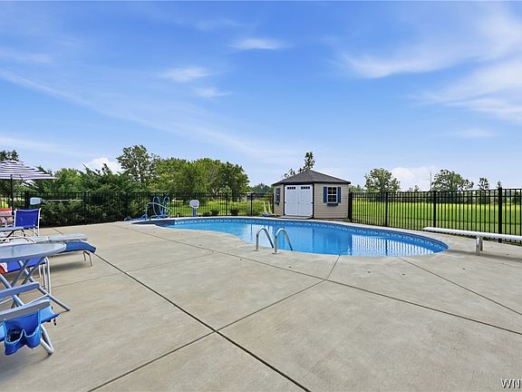 4th image of 4922 Beach Ridge Rd