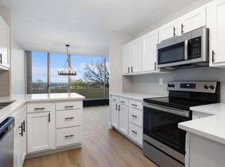 1000 Urlin Ave APT 514, Grandview, OH 43212