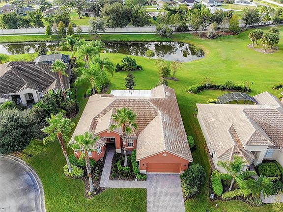 3rd image of 732 Volterra Blvd