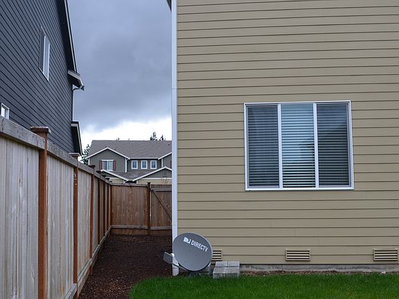 5th image of 18405 18th Ave E