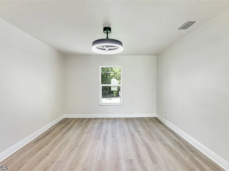5201 4th St W — Photo 5