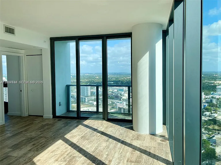 650 NE 32nd St #4408 — Photo 2