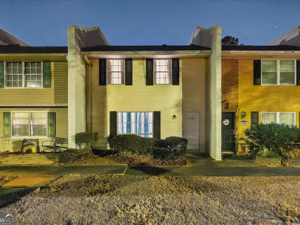1094 Eastview Cir NE, Conyers, GA 30012