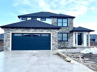 10194 Sarle Rd, Freeland, MI 48623