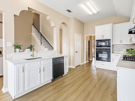5th image of 1308 Island Dr