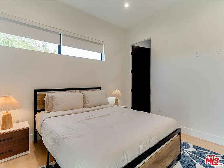 5929 Hesperia Ave — Photo 52