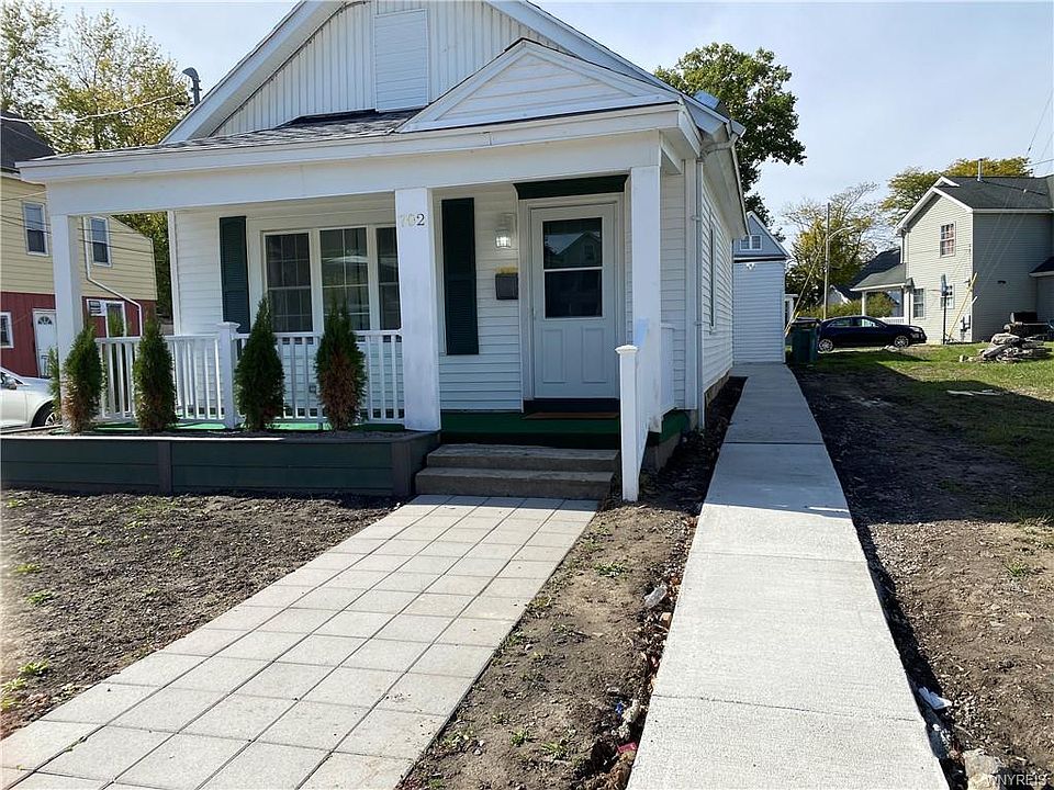 1st image of 702 Jefferson Ave