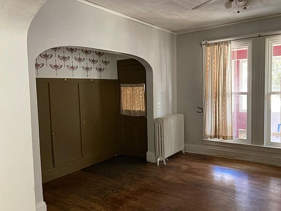 4th image of 188 Hodge Ave #1