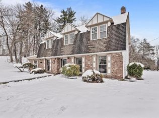 11 Clintonwood Dr, New Windsor, NY 12553
