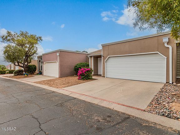 3rd image of 6337 N Willowbrook Dr