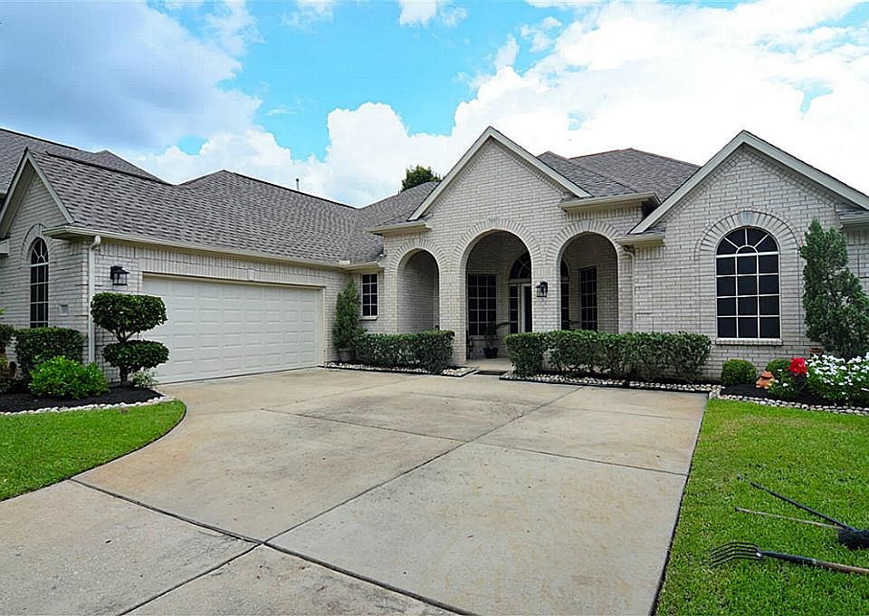 1st image of 3315 E Cedar Hollow Dr