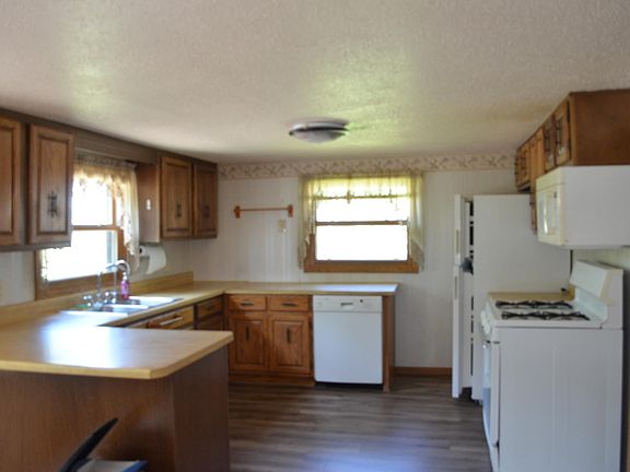 2nd image of 22296 Hall Ave SW