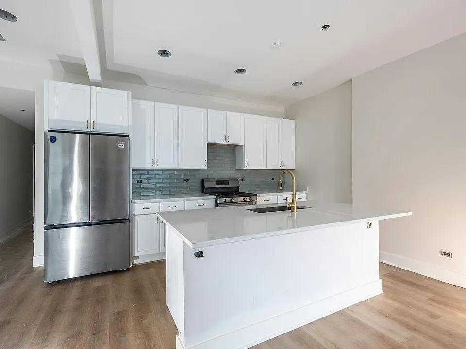 827 W Montrose Harbor Dr #1