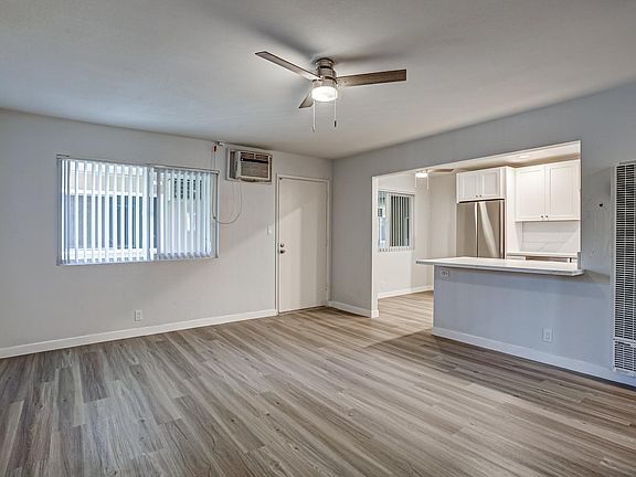 3rd image of 141 Johnston Ln #2