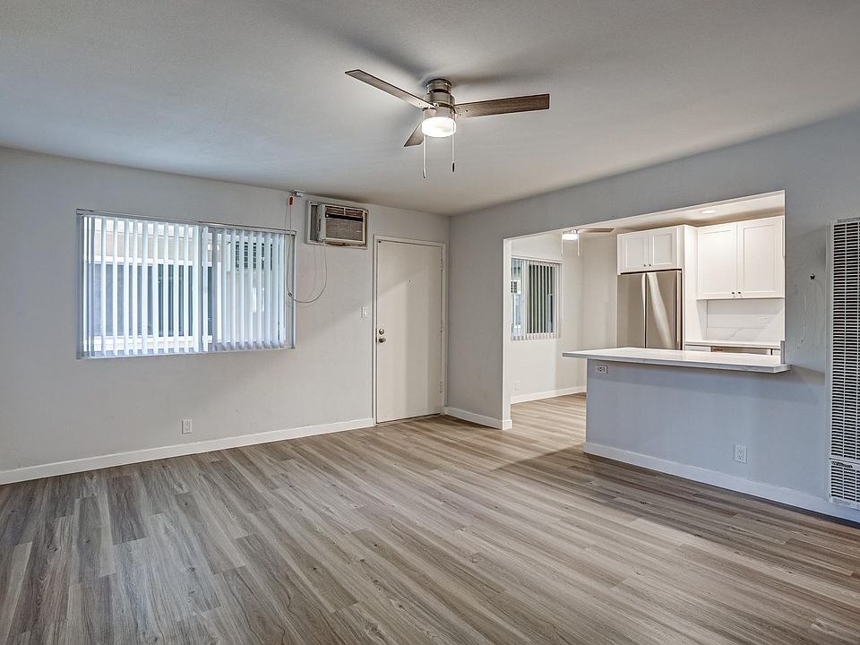 1st image of 141 Johnston Ln #3