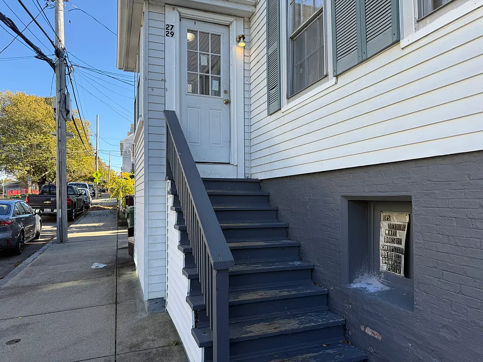 27-29 Pleasant St #1R