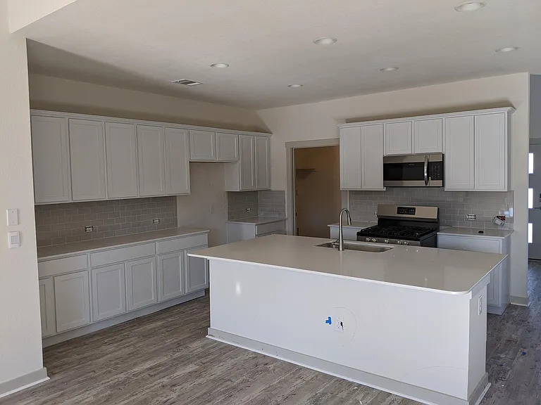 8101 City Top Blvd — Photo 2