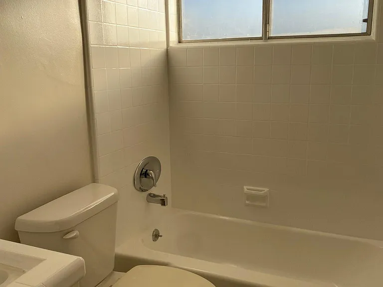 3610 Emerald St #18 — Photo 9