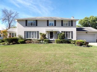 216 Surrey Run, Williamsville, NY 14221