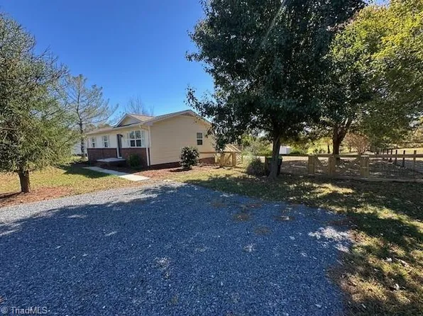 2505 Banner Whitehead Rd, Sophia, NC 27350